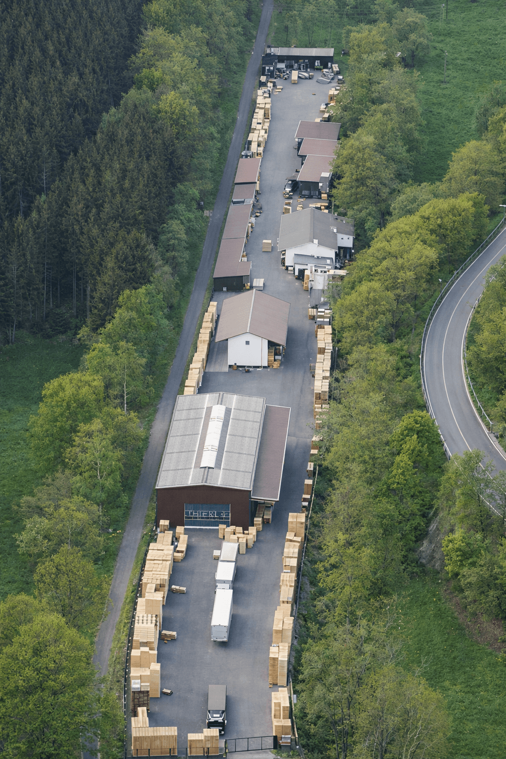 Göbel Betriebsgelände Luftaufnahme — Schmallenberg Sauerland