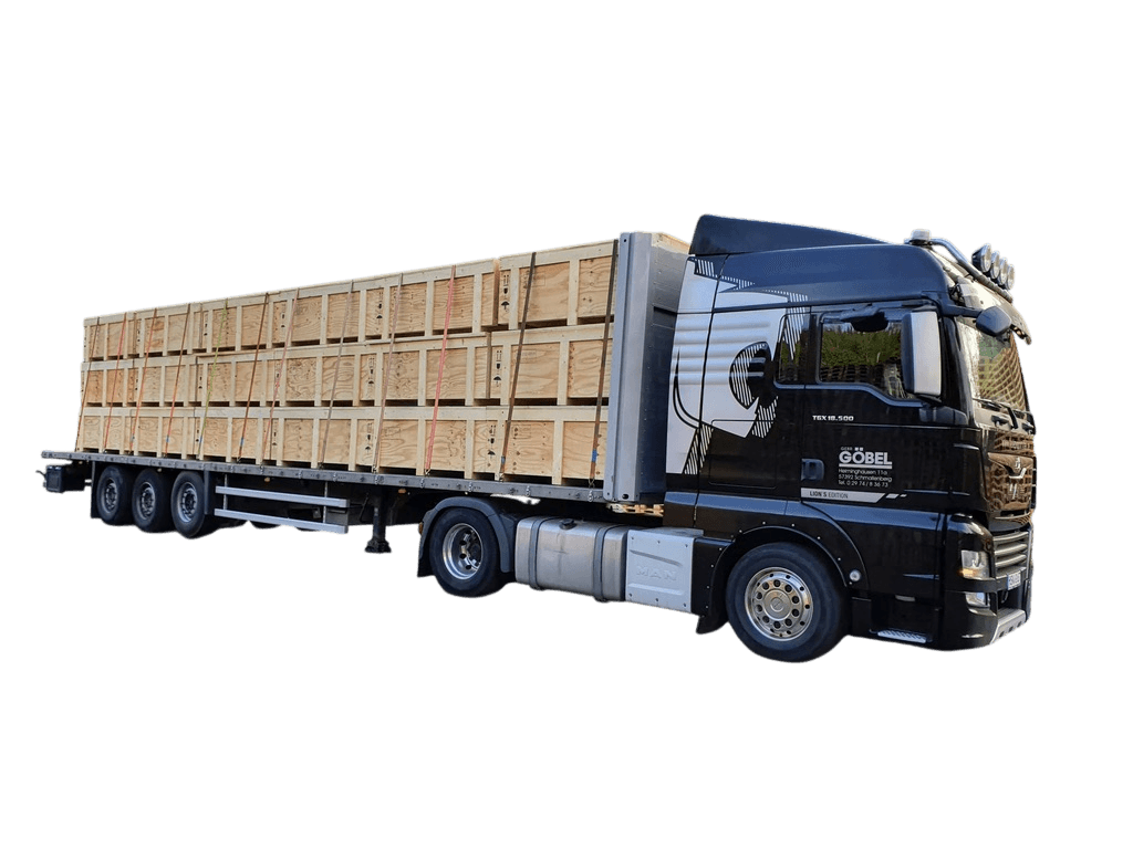 Göbel LKW beladen mit Holzverschlägen